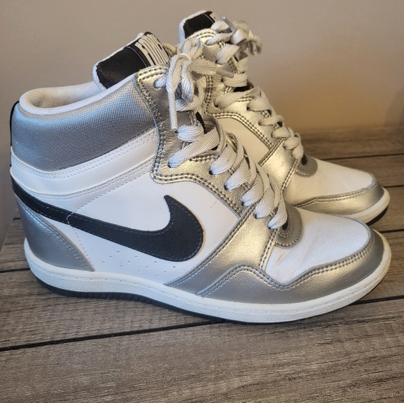 Nike Shoes - WMNS NIKE FORCE SKY HIGH